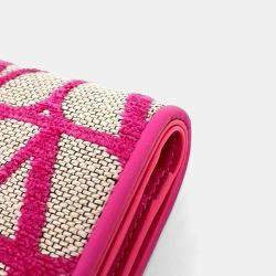 مملوكة مسبقًا محفظة فالنتينو تويلي كانفاس وردية أيقونوغراف ثنائية الطي