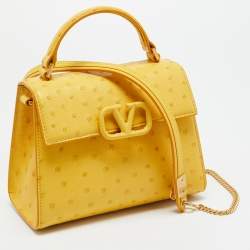 مملوكة مسبقًا حقيبة فالنتينو إس لينغ صغيرة جلد نعام أصفر بمقبض علوي