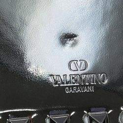 مملوكة مسبقًا حقيبة كتف فالنتينو روكستد فضية جلد لامع