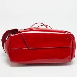 مملوكة مسبقًا حقيبة يد فالنتينو بيتي بو جلد لامع أحمرمتوسطة