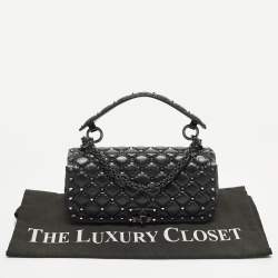 مملوكة مسبقًا حقيبة فالنتينو يد علوية جلد مبطن مسامير سوداء