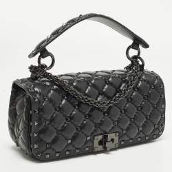 مملوكة مسبقًا حقيبة فالنتينو يد علوية جلد مبطن مسامير سوداء