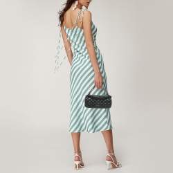 مملوكة مسبقًا حقيبة فالنتينو يد علوية جلد مبطن مسامير سوداء