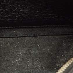 مملوكة مسبقًا حقيبة فالنتينو كروس بودي جلد أسود مع مسامير الزينة