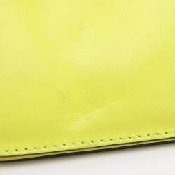 مملوكة مسبقًا Valentino Neon Yellow/Cream Leather Medium Rockstud Glam Lock Flap Bag