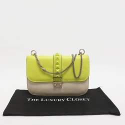 مملوكة مسبقًا Valentino Neon Yellow/Cream Leather Medium Rockstud Glam Lock Flap Bag