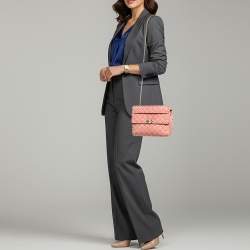 مملوكة مسبقًا حقيبة كتف فالنتينو سلسلة سبايك روكستد متوسطة بي في سي حمراء/ شفافة