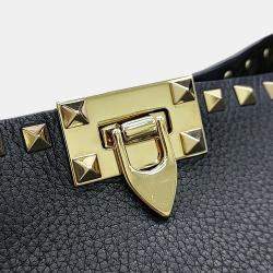 Pre Owned حقيبة فالنتينو هوبو جلد أسود مع مسامير الزينة