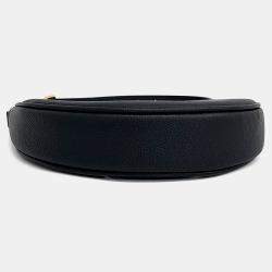 مملوكة مسبقًا حقيبة هوبو فالنتينو مصغرة جلد أسود بشعار V