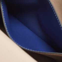 مملوكة مسبقًا Valentino Rockstud Flap Dark Blue Leather Wristlet Clutch