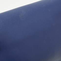 مملوكة مسبقًا Valentino Rockstud Flap Dark Blue Leather Wristlet Clutch