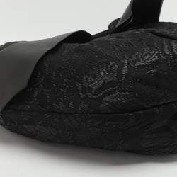 Pre Owned Valentino Bow Black Leather, Nylon and Straw Hobo