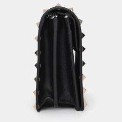 مملوكة مسبقً ا حقيبة فالنتينو سوداء جلد روكستد صغيرة بسلسلة