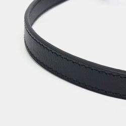 Pre Owned حقيبة فالنتينو مايكرو كروس بودي جلد أسود فالنتينو بحلقة V