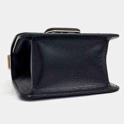 Pre Owned حقيبة فالنتينو مايكرو كروس بودي جلد أسود فالنتينو بحلقة V