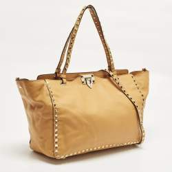 مملوكة مسبقًا Valentino Rockstud Trapeze Medium Mustard Leather Tote