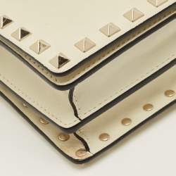 مملوكة مسبقًا Valentino Rockstud Mini Off White Leather Flap Chain Crossbody Bag
