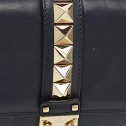 Pre Owned حقيبة فالنتينو جلد أزرق بحري قلاب مرصع روكستد قفل غلام متوسطة