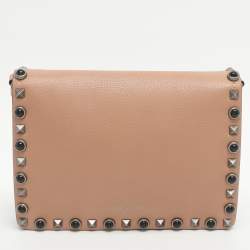 Pre Owned Valentino Rolling Rockstud Peach Leather Guitar Strap Crossbody Bags