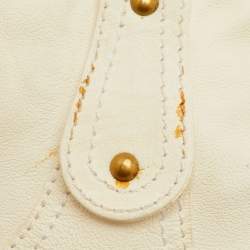 Pre Owned حقيبة فالنتينو كاتش جلد كريم ساتشل في لوجو