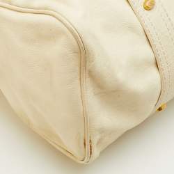 Pre Owned حقيبة فالنتينو كاتش جلد كريم ساتشل في لوجو