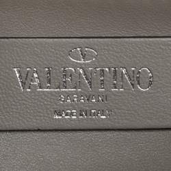 Pre Owned Valentino Roman Stud Silver Crochet Shoulder Bag