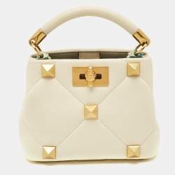مملوكة مسبقًا Valentino Roman Stud Small Off White Quilted Leather Top Handle Bag