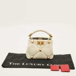 مملوكة مسبقًا Valentino Roman Stud Small Off White Quilted Leather Top Handle Bag