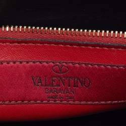 مملوكة مسبقًا Valentino Rockstud Spike Medium Black Quilted Velvet Shoulder Bag