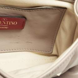 Pre Owned حقيبة فالنتينو يد علوية جلدي مبطن مرصعة بالشعارات الحمراء كانديستاد