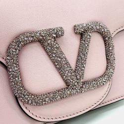 Pre Owned حقيبة كتف فالنتينو روكو شعار V جلد بنفسجي صغيرة