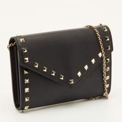 Pre Owned Valentino Rockstud Black Leather Envelope Flap Chain Clutch