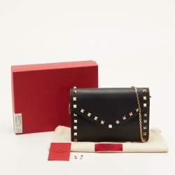 Pre Owned Valentino Rockstud Black Leather Envelope Flap Chain Clutch