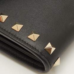 Pre Owned Valentino Rockstud Black Leather Envelope Flap Chain Clutch