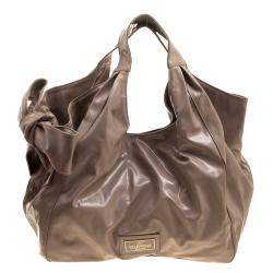 Pre Owned Valentino Beige Patent Leather Bow Hobo