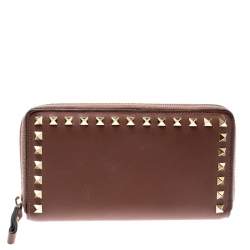 Pre Owned Valentino Nude Pink Leather Rockstud Zip Around Wallet