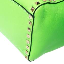 Pre Owned Valentino Neon Green Leather Rockstud Trapeze Tote