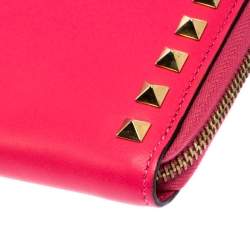 Pre Owned Valentino Hot Pink Leather Rockstud Zip Around Wallet
