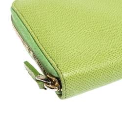 Pre Owned Valentino Green Leather Zip Around Continental Wallet