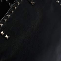 Pre Owned Valentino Black Leather Rockstud Drawstring Tote