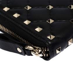 Pre Owned Valentino Black Quilted Leather Rockstud Spike Zip Around Wallet