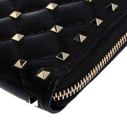Pre Owned Valentino Black Quilted Leather Rockstud Spike Zip Around Wallet