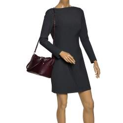 مملوكة مسبقًا حقيبة يد فالنتينو ترابيز روكستد صغيرة جلد عنابية