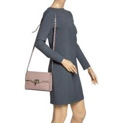 Pre Owned Valentino Beige Leather Rockstud Shoulder Bag