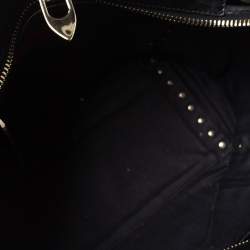 Pre Owned حقيبة يد شوبر فالنتينو روكستاد جلد سوداء صغيرة 