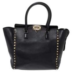 Pre Owned حقيبة يد شوبر فالنتينو روكستاد جلد سوداء صغيرة 