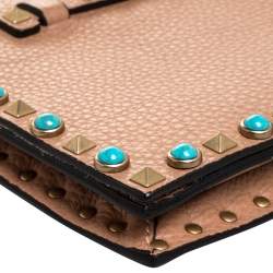 مملوكة مسبقًا Valentino Beige Grained Leather Rolling Rockstud Wristlet Clutch