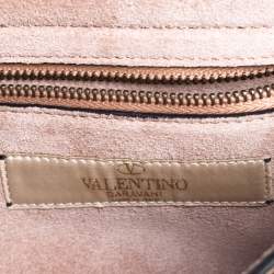 مملوكة مسبقًا Valentino Beige Grained Leather Rolling Rockstud Wristlet Clutch