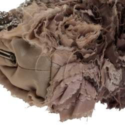 مملوكة مسبقًا Valentino Beige Satin Petale Rose Crystal Embellished Chain Clutch