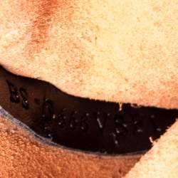 مملوكة مسبقًا حقيبة ماسنجر فالنتينو مرصعة روكستد جلد برتقالي نيون